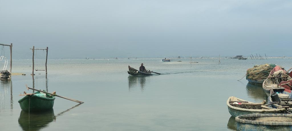 Foto barca pescador en VIetnam 