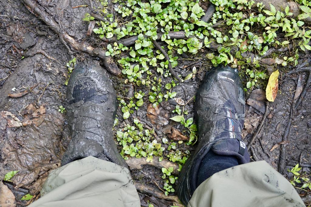 Zapatillas manchadas de barro