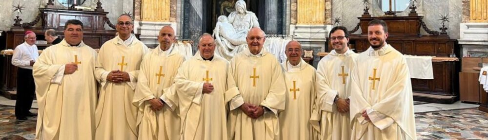 Sacerdotes de Málaga durante el jubileo de las cofradiás.