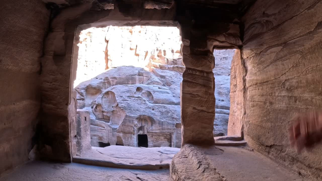Tumba nabatea desde dentro en la Pequeña Petra