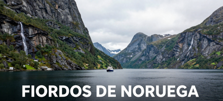 fiordos de Noruega con barco navegando entre montañas y cascada